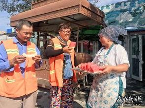 梦见兄弟吃瓜,兄弟瓜田共话人生